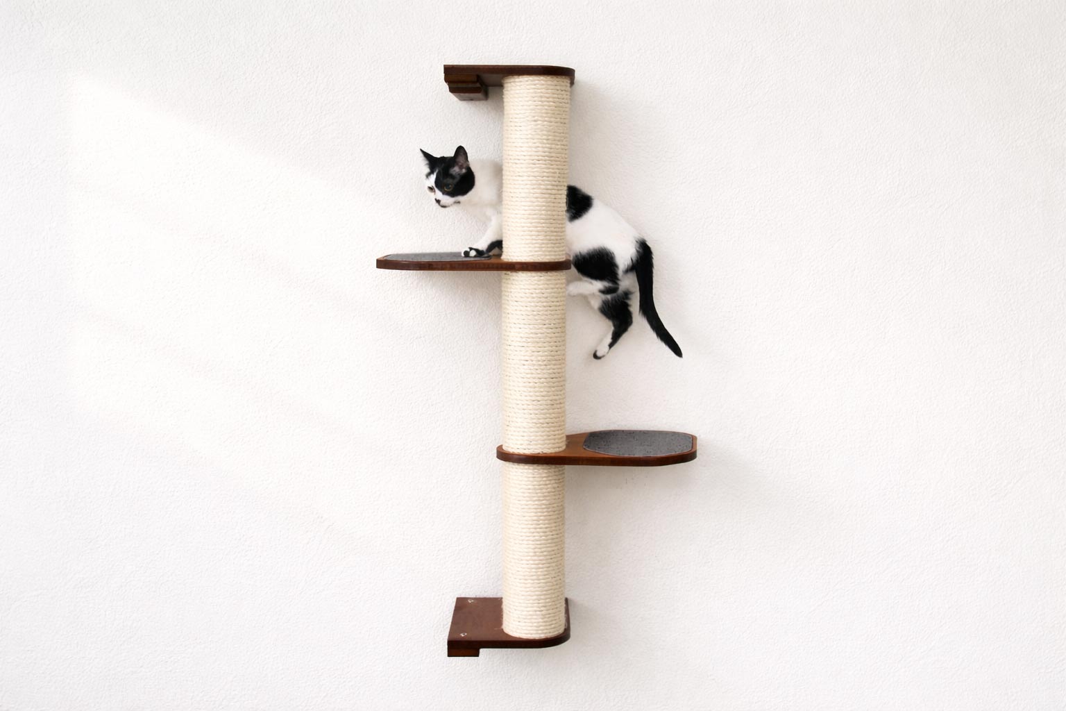 Wall Mounted Cat Climbing Pole - Sisal