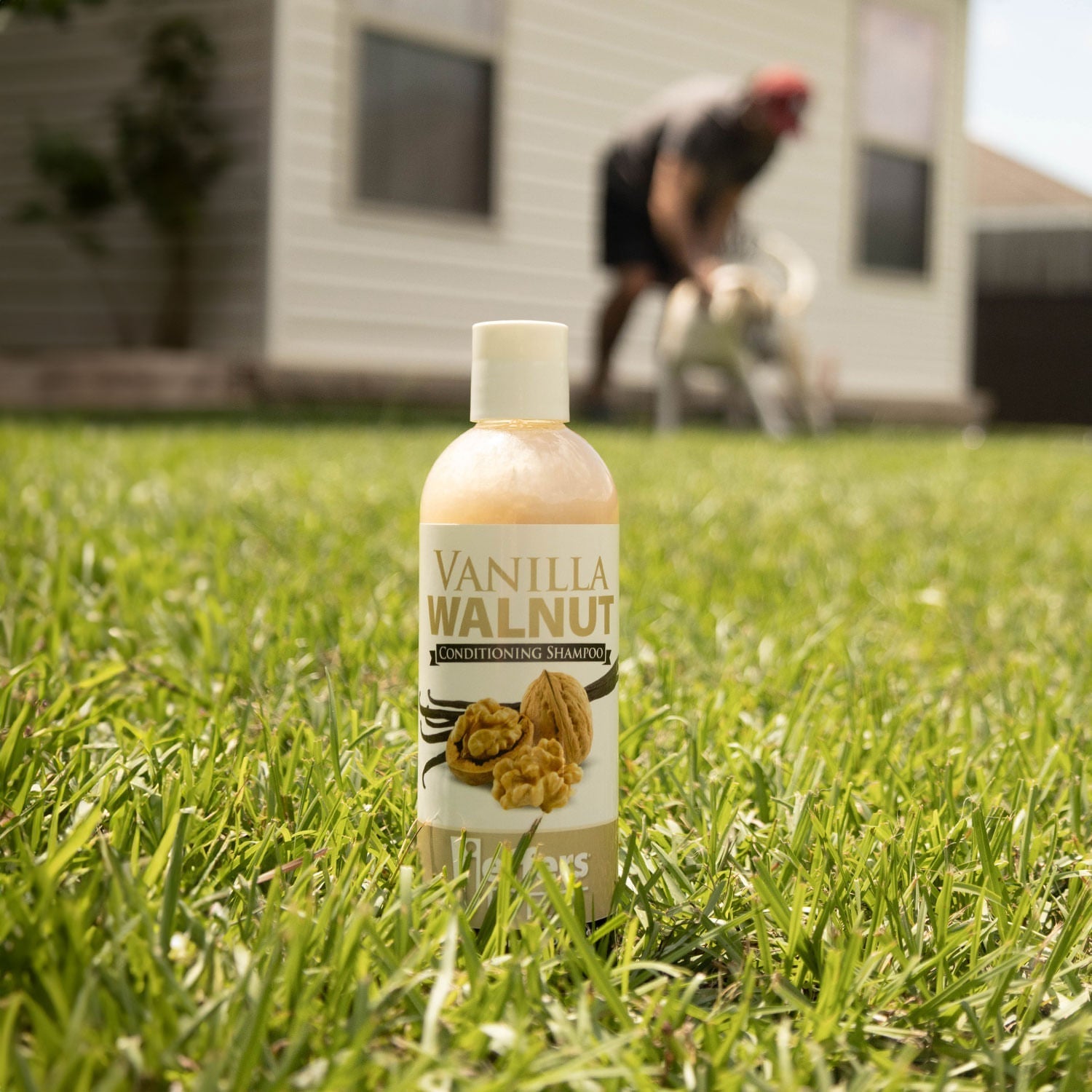 Vanilla Walnut Exfoliating Dog & Cat Conditioning Shampoo